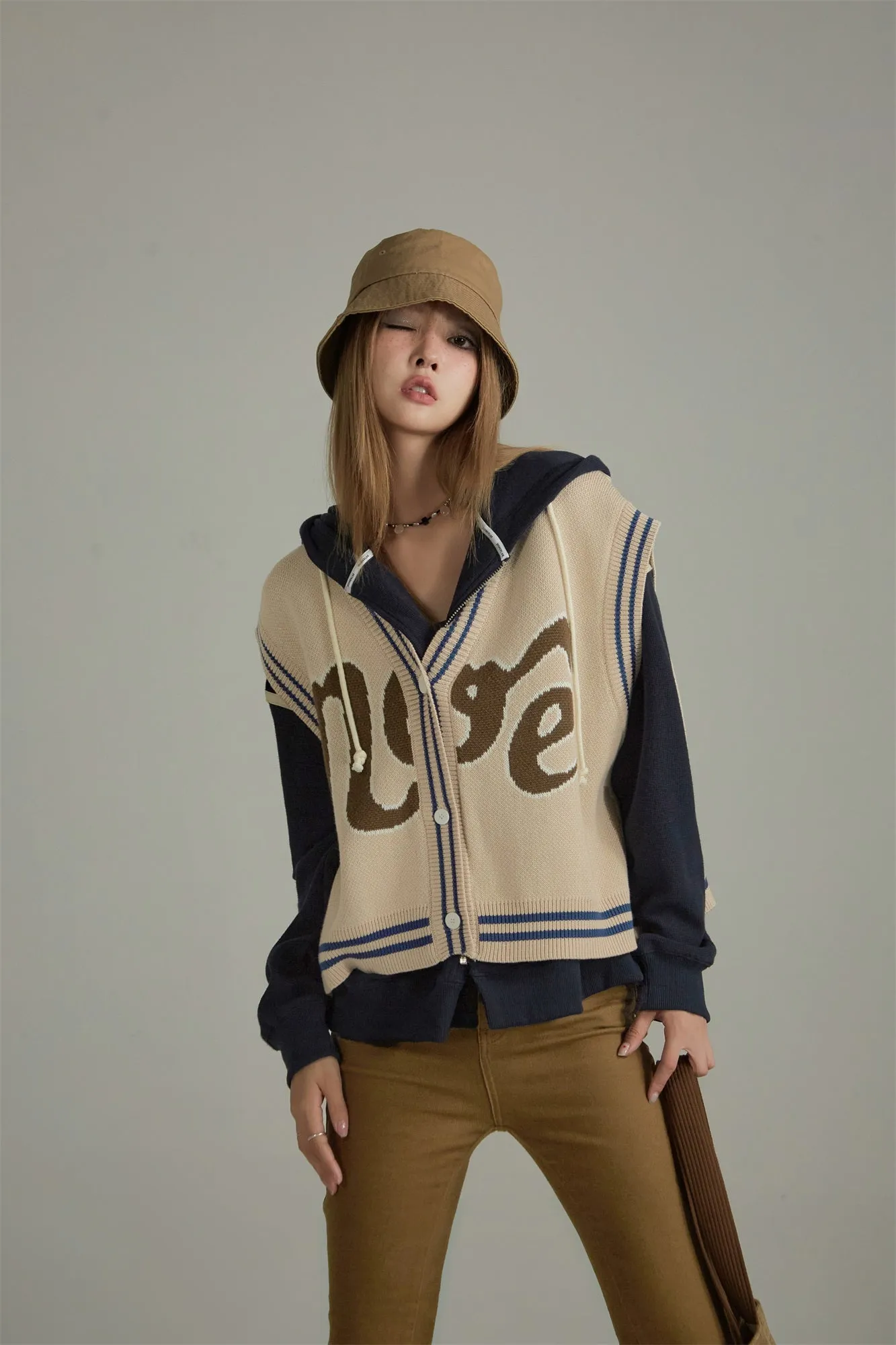 Lettering V-Neck Knit Vest