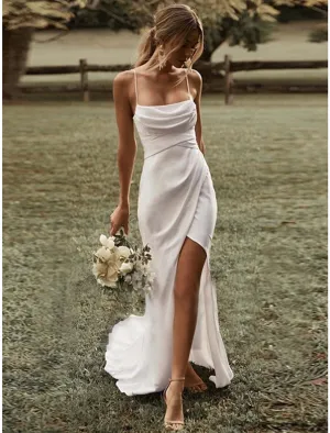 Luolandi Beach Sexy Casual Wedding Dresses Sheath / Column Square Camisole Spaghetti Strap Sweep / Brush Train Stretch Fabric Outdoor Bridal Gowns With Ruched Split Front