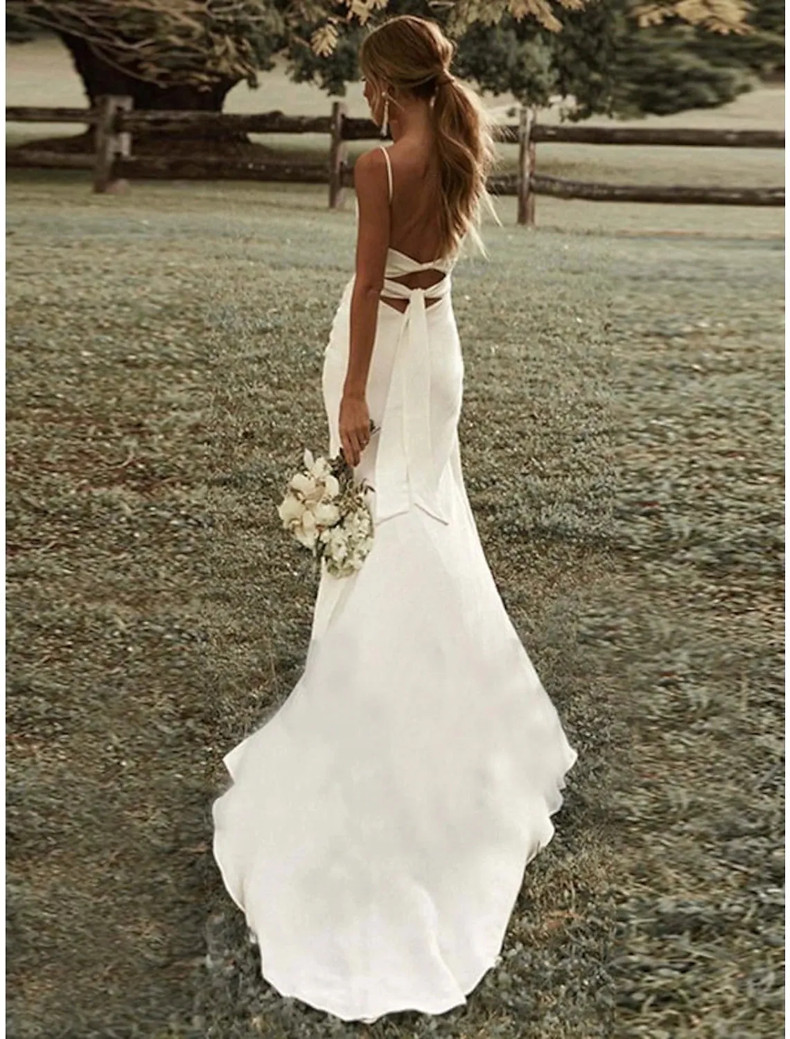 Luolandi Beach Sexy Casual Wedding Dresses Sheath / Column Square Camisole Spaghetti Strap Sweep / Brush Train Stretch Fabric Outdoor Bridal Gowns With Ruched Split Front