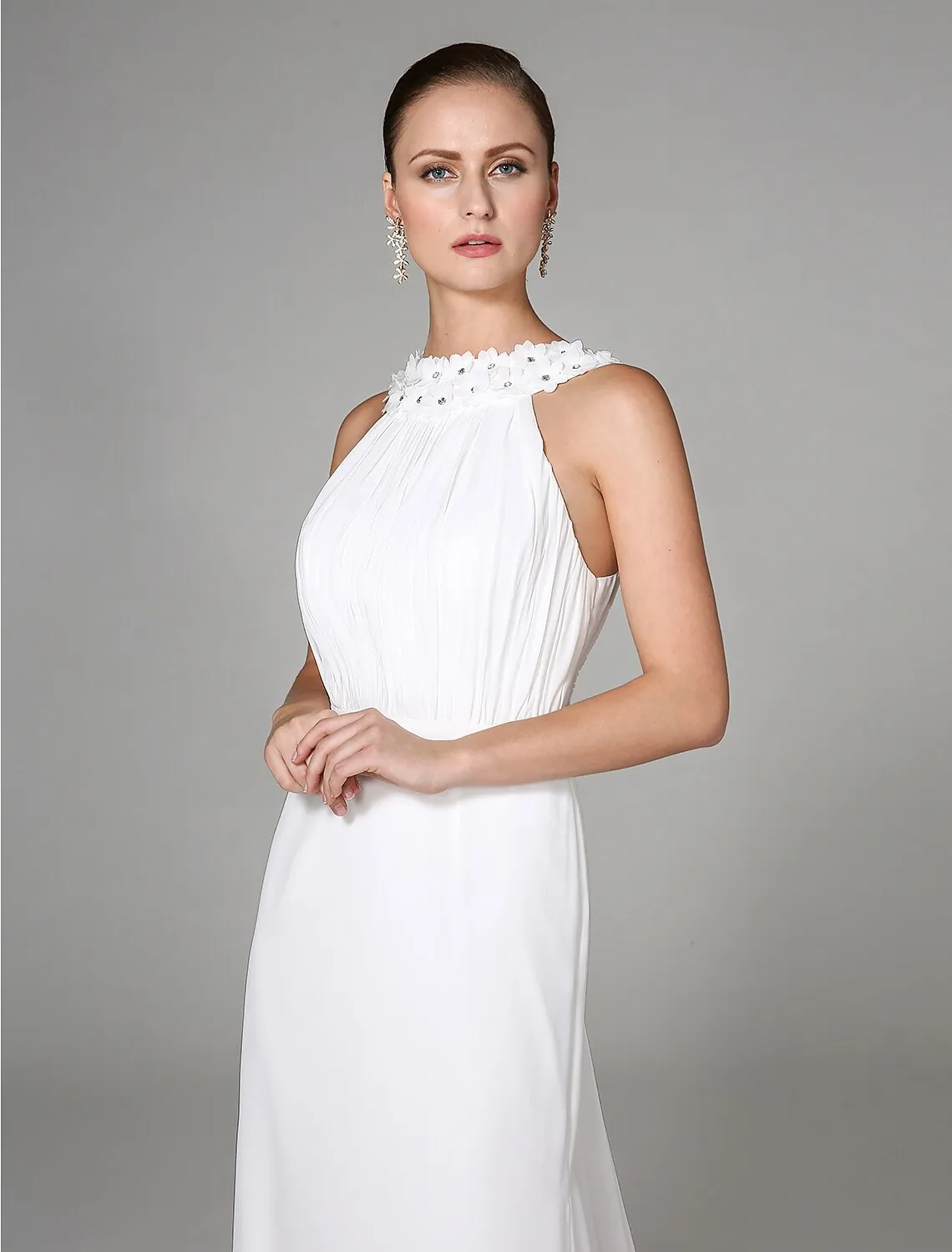 Luolandi Wedding Dresses Sheath / Column High Neck Sleeveless Chapel Train Chiffon Bridal Gowns