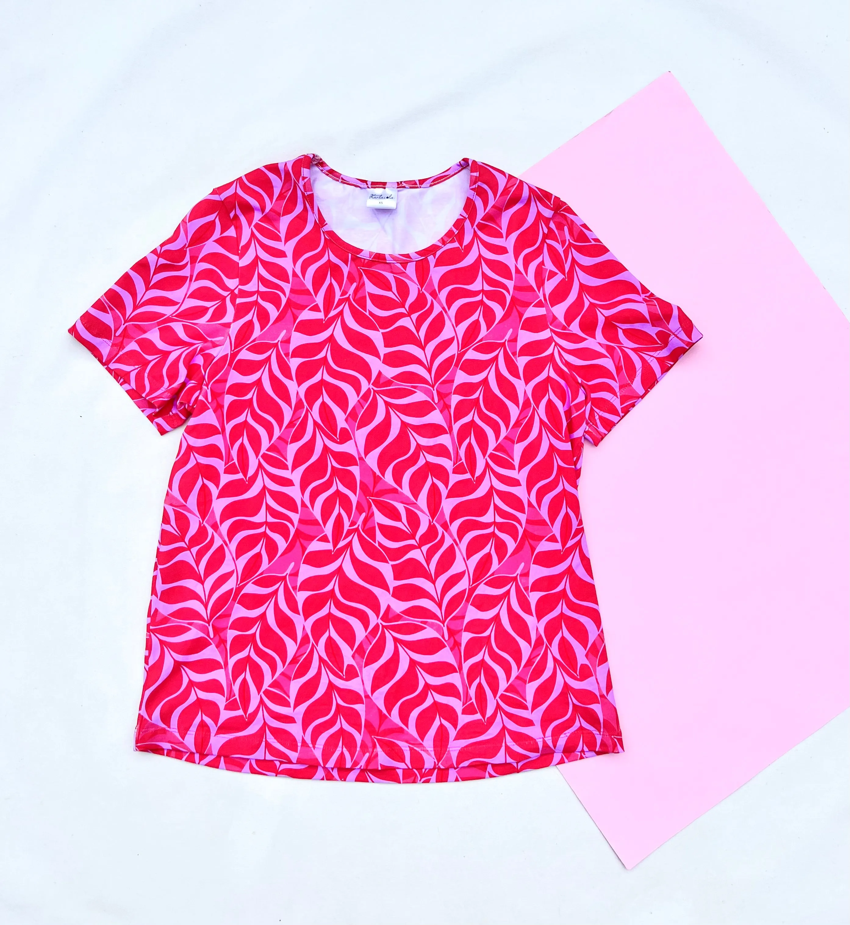 Unbe-leaf-able Everyday Tee Pinks